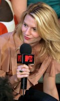 834x768, 74 KB, Claire_Danes-summer-2007-3-enhanced.jpg
